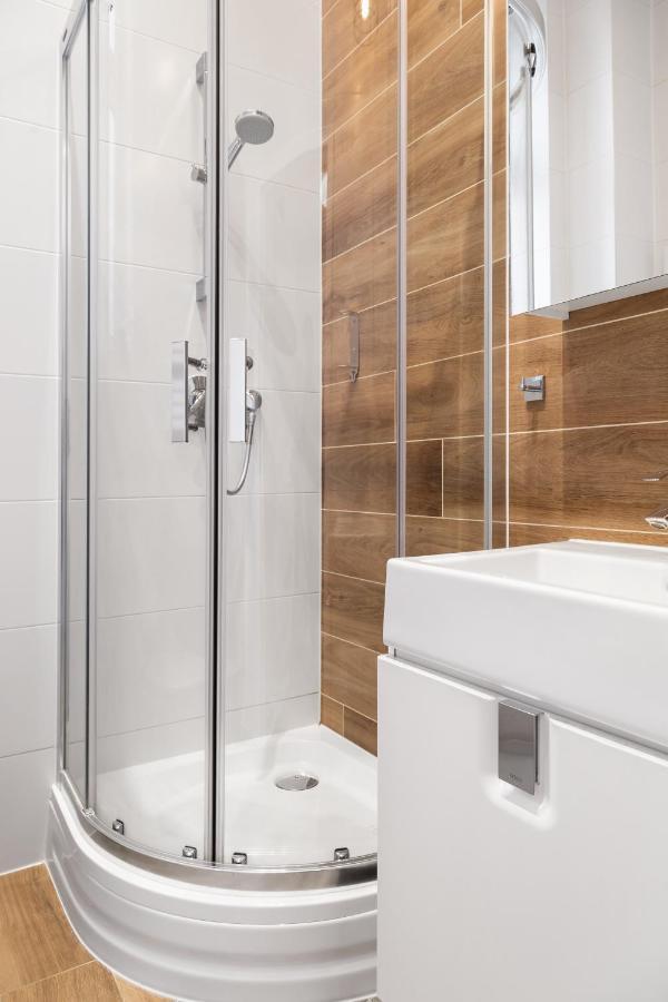 Househost Apartment: Bonerowska 5/19 Красков Екстериор снимка