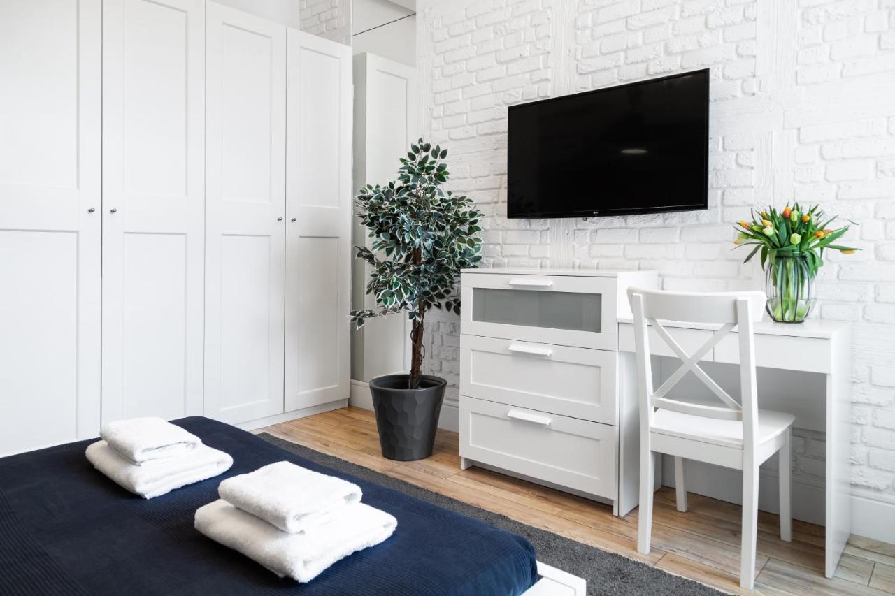 Househost Apartment: Bonerowska 5/19 Красков Екстериор снимка